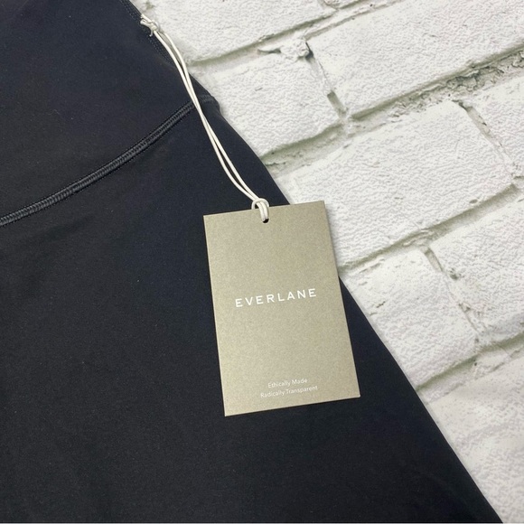 Everlane The perform bike shorts size Large Black new with tag - Picture 6 of 11